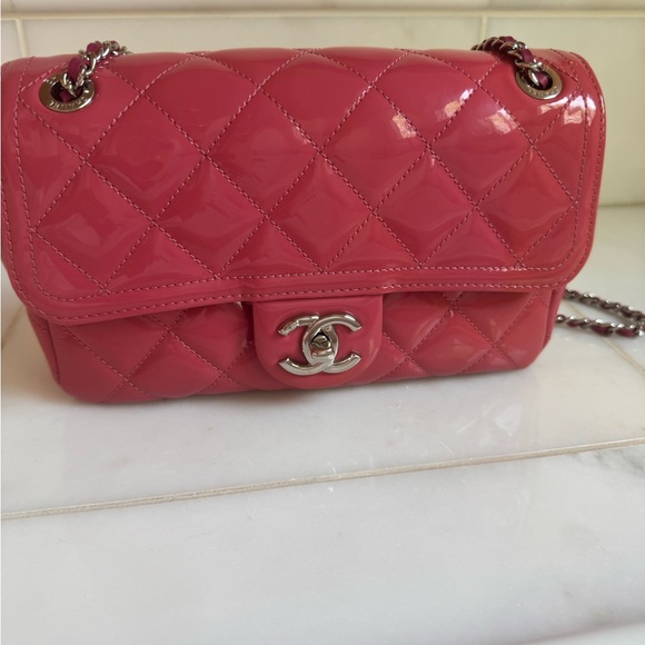 Chanel CocoShine Small Flap Bag LIKE NEW - Picture 13 of 16